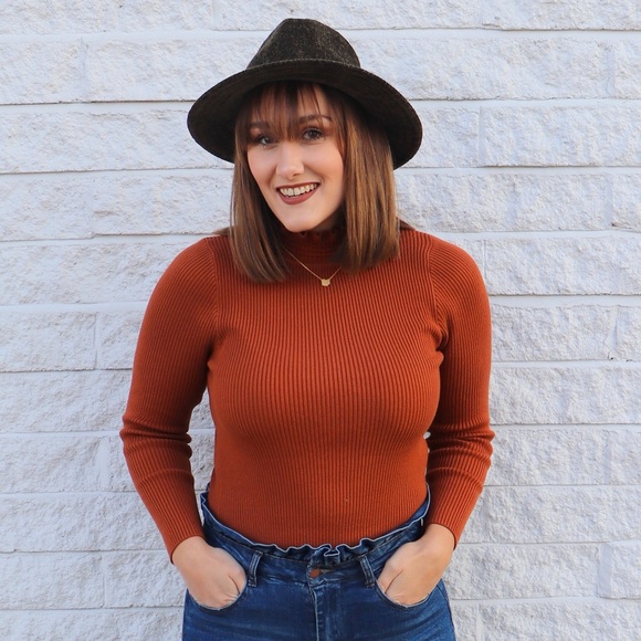 ❤️HP❤️Ruffle Turtleneck Sweater - Picture 2 of 8